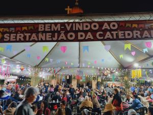 XI Sertanejão da Catedral começa com show de Lucas e Luan