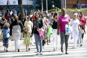 Taxa de desemprego cai para 7,8% em agosto, revela IBGE