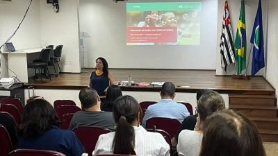 Formação discute implementação da Educação integral na rede municipal