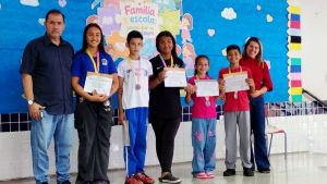 Educação de Ibaté reconhece desempenho de alunos na Olimpíada de Matemática