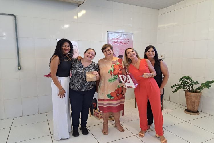Saae presta homenagem a servidoras pelo dia da mulher