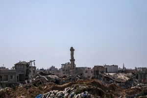 Ataques israelenses fazem dezenas de mortos em Rafah e Gaza