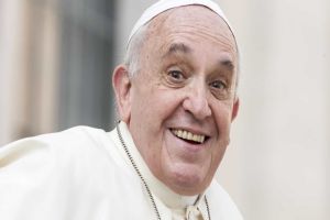 Papa Francisco autoriza bênção a casais do mesmo sexo, mas mantém doutrina sobre casamento
