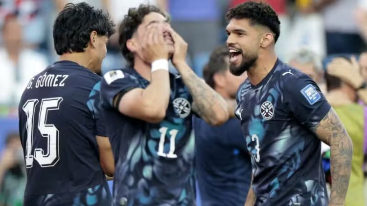 Palmeiras exalta Gómez, Sosa e Mauricio após Paraguai passar na Copa: "Não cansam de fazer história"