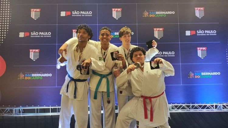 Karatê de Ibaté conquista medalhas nas finais do Campeonato Paulista em São Bernardo do Campo