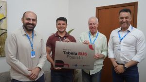 Santa Casa de São Carlos recebe placa da Tabela SUS Paulista