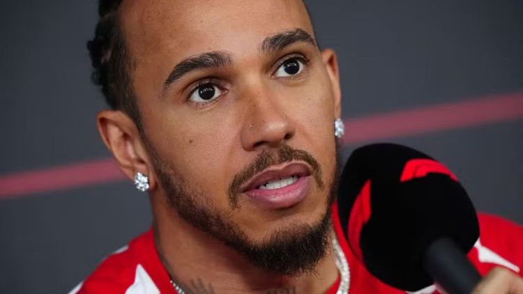 Hamilton apoia Vini Jr. após denúncia de racismo na Champions League