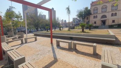 Sesc São Carlos leva esporte de orientação à praça Coronel Salles