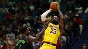 Aos 41 anos, LeBron inicia 2026 com boas atuações e impressiona Doncic: "Uma loucura"