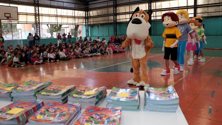 “Adote um Livro” incentiva a leitura entre alunos da rede pública de Araraquara
