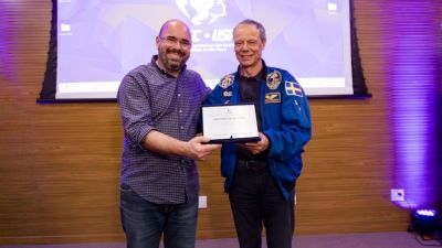 Prefeitura homenageia astronauta Sueco
