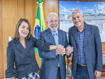 Em reunião com Lula, CNTE pede revogação do novo ensino médio