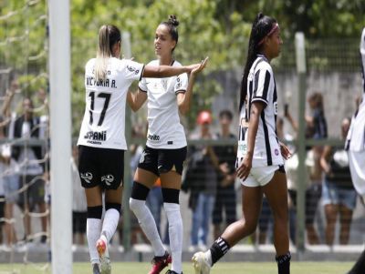 Timão goleia Ceará na estreia da elite do Brasileirão Feminino