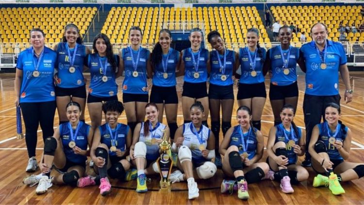 Vôlei feminino sub-21 é campeão invicto da Liga Regional