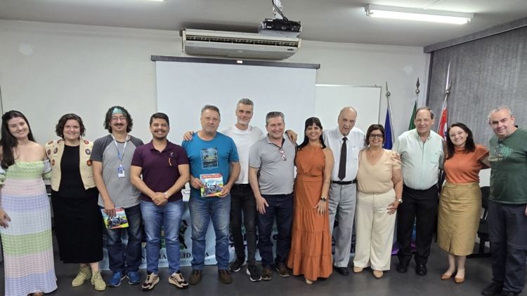 Comtur de São Carlos recebe capacitação sobre governança e desenvolvimento do turismo