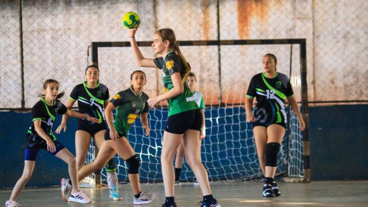 Cidade retoma Jocoara com estudantes de várias escolas