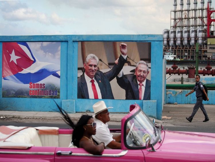 Cuba reconduz Díaz-Canel ao poder em meio a crises e repressão a opositores