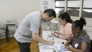 Eleições 2026: saiba quem pode atuar como mesário voluntário e inscreva-se