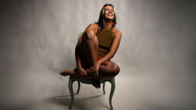 De Laranjal Paulista a São Paulo, Mari Ruberti transforma formação no interior em álbum autoral