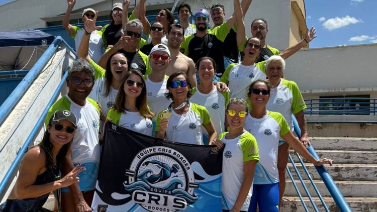Equipe Cris Borges de Natação destaca São Carlos na etapa UNAMI Master em Santa Bárbara d'Oeste