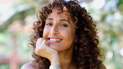 Camila Pitanga celebra noivado e define amor maduro como 'dádiva'