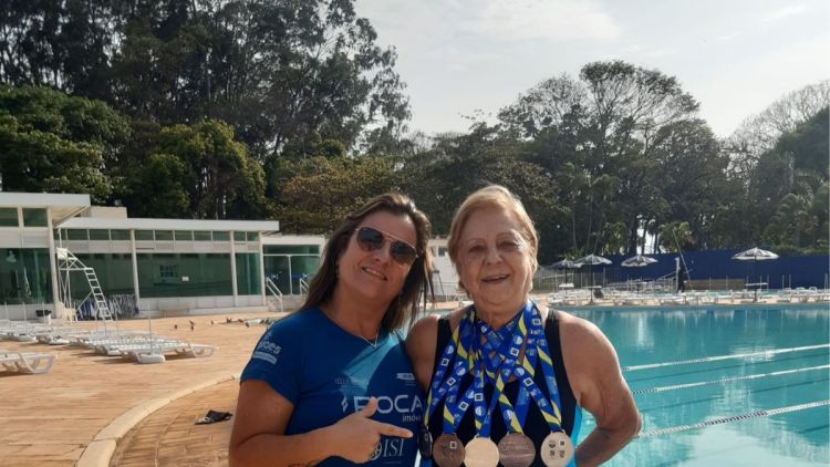 Elizabeth Greta Arens, a estrela das águas aos 85 anos
