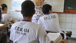 Pé-de-Meia reduz abandono escolar no ensino médio em 43% em dois anos