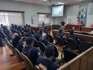 GCMI participa de palestra sobre gerenciamento de crises