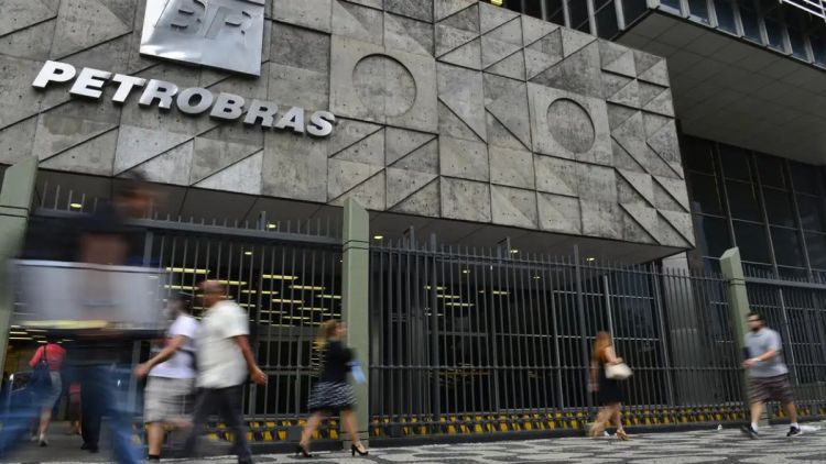 Petrobras anuncia alta de R$ 0,04 na gasolina vendida a distribuidoras