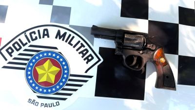 Polícia Militar apreende revólver e localiza dois adolescentes em Porto Ferreira