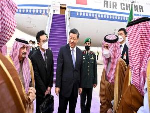 Xi na Arábia Saudita: em momento de tensão com Washington, Riad diversifica parceiros diplomáticos