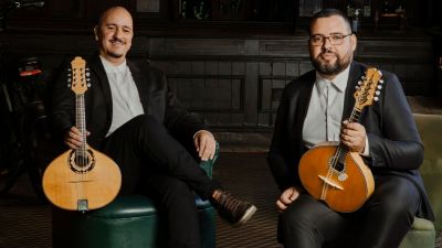 Conservatório de Tatuí recebe show do Banduo lançando Dobras, concebido para dois bandolins