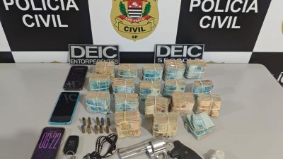 Polícia encontra R$ 167 mil escondidos em luminária