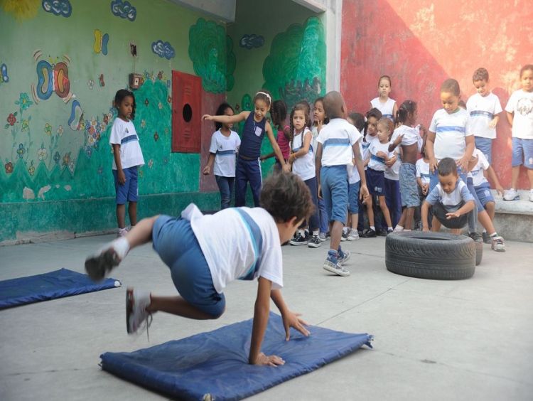 Formação de professores é desafio no ensino fundamental, diz pesquisa