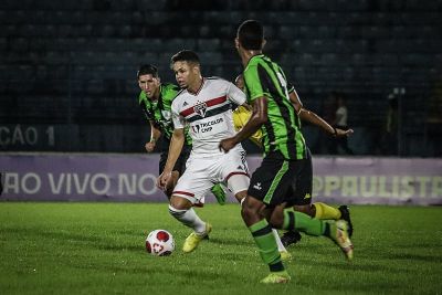 São Paulo sofre derrota de virada para o América-MG e é eliminado da Copinha