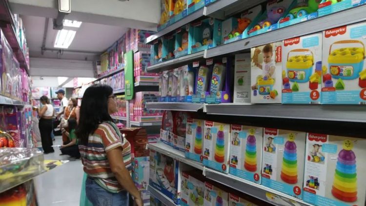 Varejo acumula alta de 1,7% nos últimos 12 meses, aponta IBGE