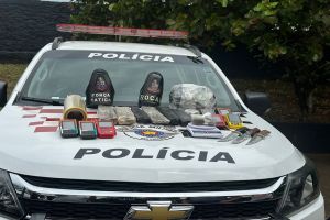 Dupla é presa por tráfico de drogas no Santa Angelina