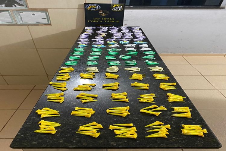 Força Tática apreende drogas no Residencial Parati