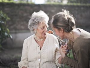 Pior relacionamento com os pais na infância e adolescência reduz a longevidade de forma distinta entre homens e mulheres