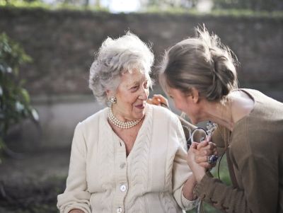 Pior relacionamento com os pais na infância e adolescência reduz a longevidade de forma distinta entre homens e mulheres