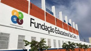 Fesc celebra mês do Idoso com evento de dança temático dos anos 80 nos campi 1 e 2