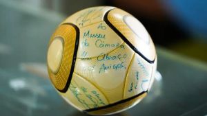 Moraes vota por condenar acusado de furtar bola autografada por Neymar