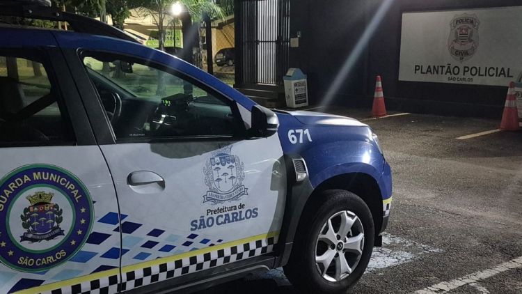 Patrulhamento reforçado resulta na prisão de procurada pela Justiça em São Carlos