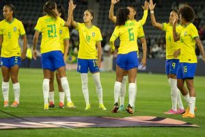 Brasil derrota México e se garante na decisão da Copa Ouro feminina