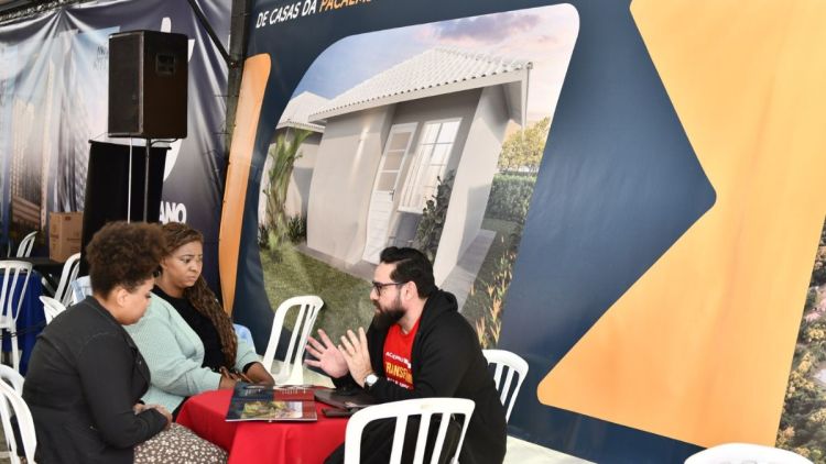 Feirão Casa Paulista prossegue até a próxima segunda-feira na praça do Mercado Municipal