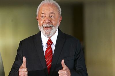 Lula é aprovado por 38% e reprovado por 30% em cenário estável após 11 meses, mostra Datafolha