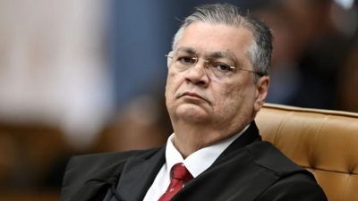 Dino relata xingamento e hostilidade de funcionária de companhia aérea