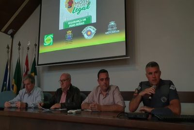 Prefeitura lança a campanha motociclista legal "segurança em duas rodas"