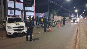 Operação integrada fiscaliza 82 motocicletas e combate excesso de ruídos em São Carlos