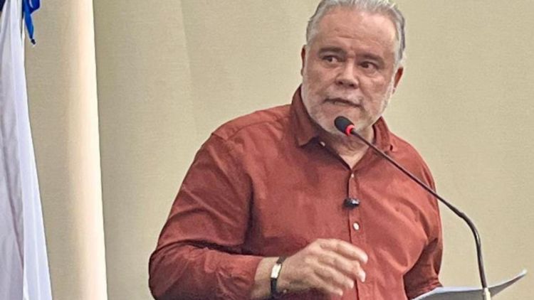 Lineu vota novamente a favor da reeleição da Mesa Diretora da Câmara